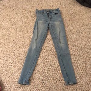 Light wash American eagle jeans